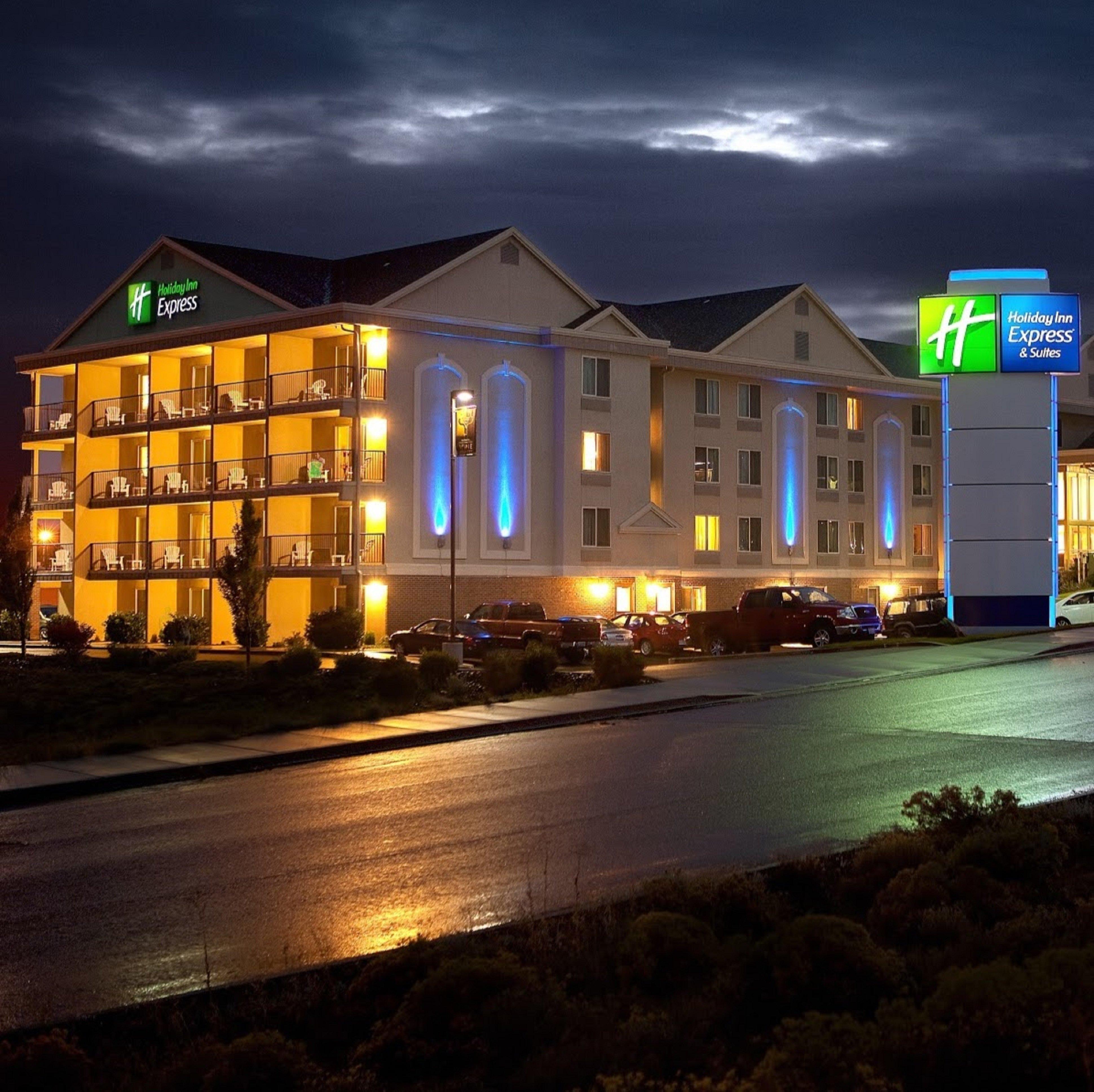 Holiday Inn Express Hotel & Suites Richland Bagian luar foto